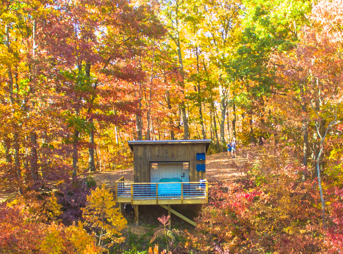 Autumn Travel The Best Airbnbs For Viewing Fall Foliage Men S Journal