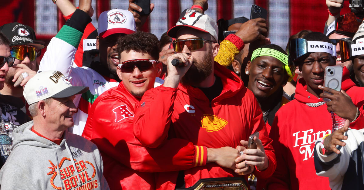 Kansas City Chiefs Send Messages of Support After Victory Parade