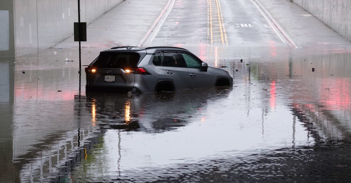 NYC Bus, Subway Flooding Seen in Wild Videos - Men's Journal