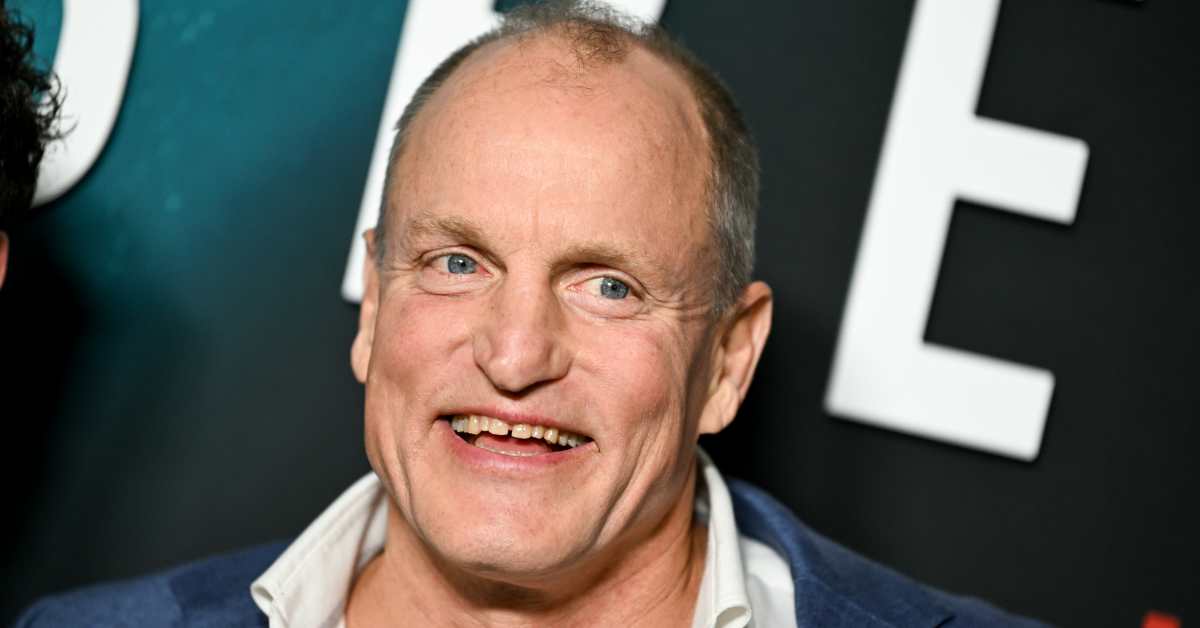 Woody Harrelson Tells Stephen Colbert About UFO Encounter - Men's Journal