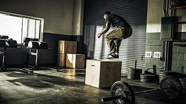 Box Jumps: How to Build a Mix of Strength and Explosiveness