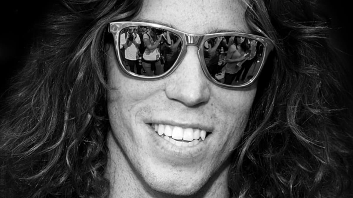 Shaun White-Olympic Medalist, Snowboarder-X-Gamer, Men's Journal, February  2008 issue.: Shaun White-Olympic Medalist, Snowboarder-X-Gamer, Men's  Journal, February 2008 issue.: : Books