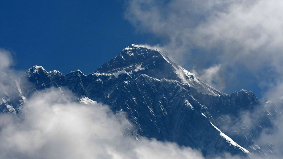 Trash and Overcrowding at the Top of the World