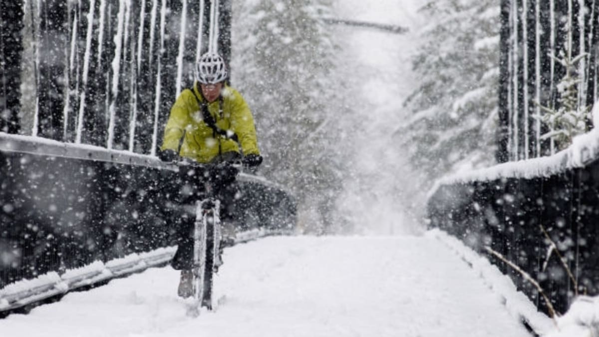 Best Cycling Gear for Winter – Cold-Weather Bike Apparel - Men's Journal