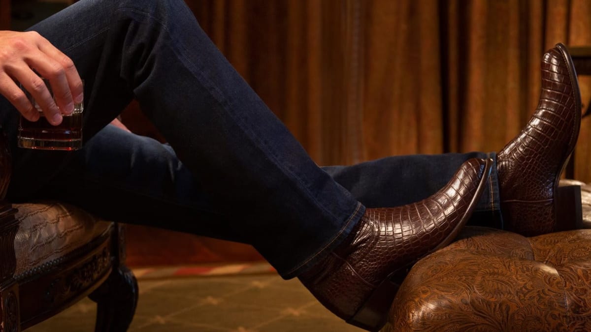 Can You Wear Cowboy Boots with Skinny Jeans? Women's Guide and Men's Style  Tips 