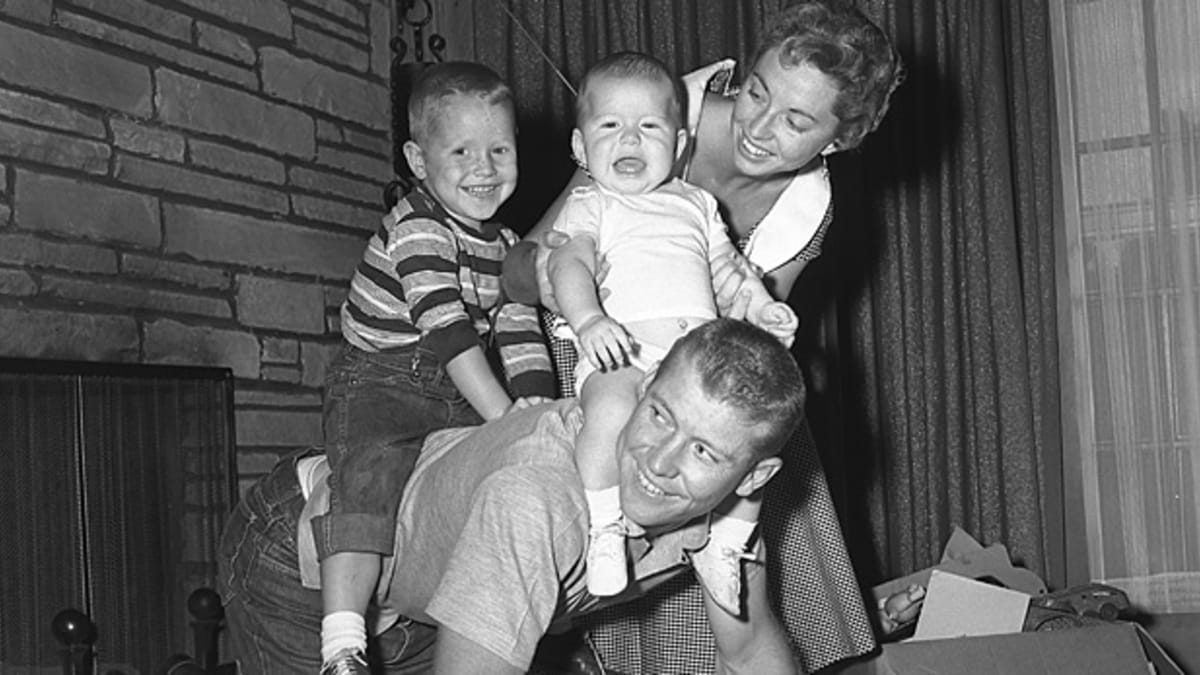 Column: Mickey Mantle's sons lived no ordinary childhood