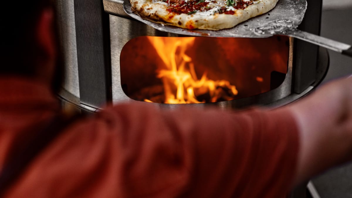 How to Use a Pizza Oven (Wood-Fired or Propane) – Thursday Night Pizza