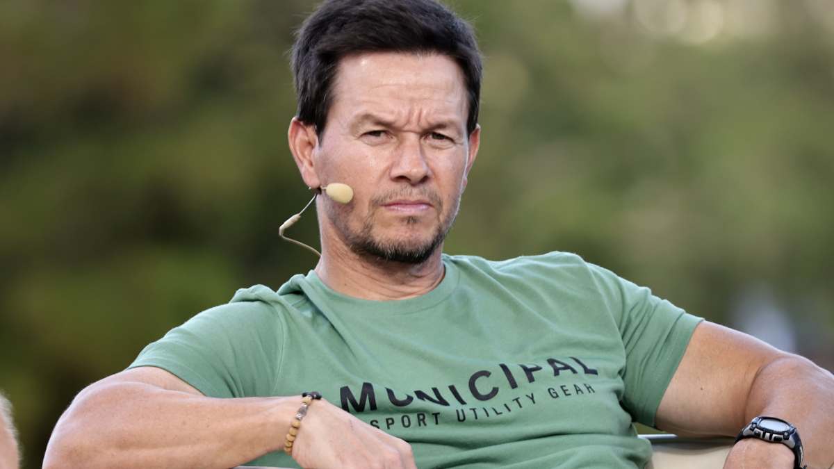 Mark Wahlberg Shares His Preferences for Who Plays His On-Screen Love  Interests - Mens Journal