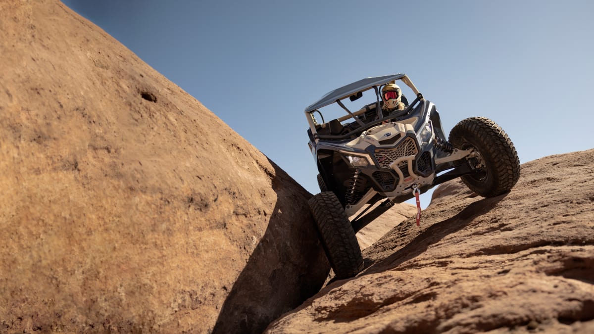 Good Guy UTV Driver Sacrifices His Can-Am to Stop Another Rolling