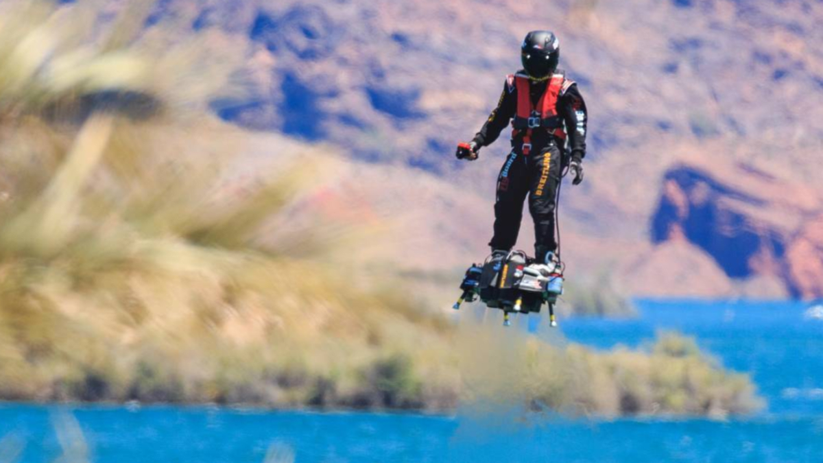 Amateurs are flying real-life jetpacks now, nbd - Video - CNET