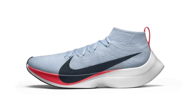 Zoom fly flyknit vs sale epic react