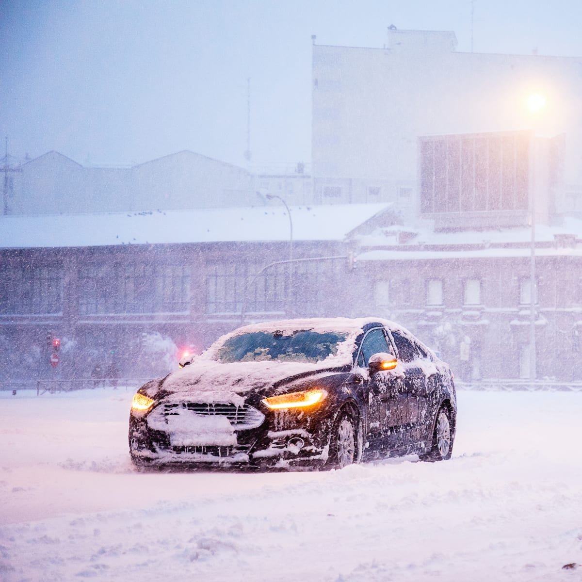 How to Build a Winter Emergency Kit for Your Car