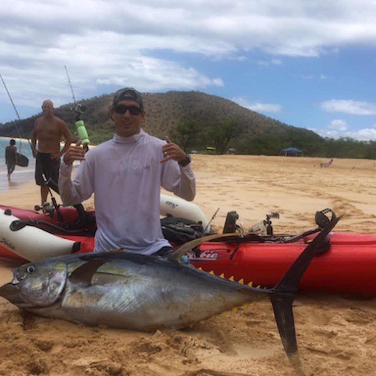 Nick Wakida sets kayak tuna record! - His 187.6-pound Maui ahi beats out  Big Island catch - Men's Journal