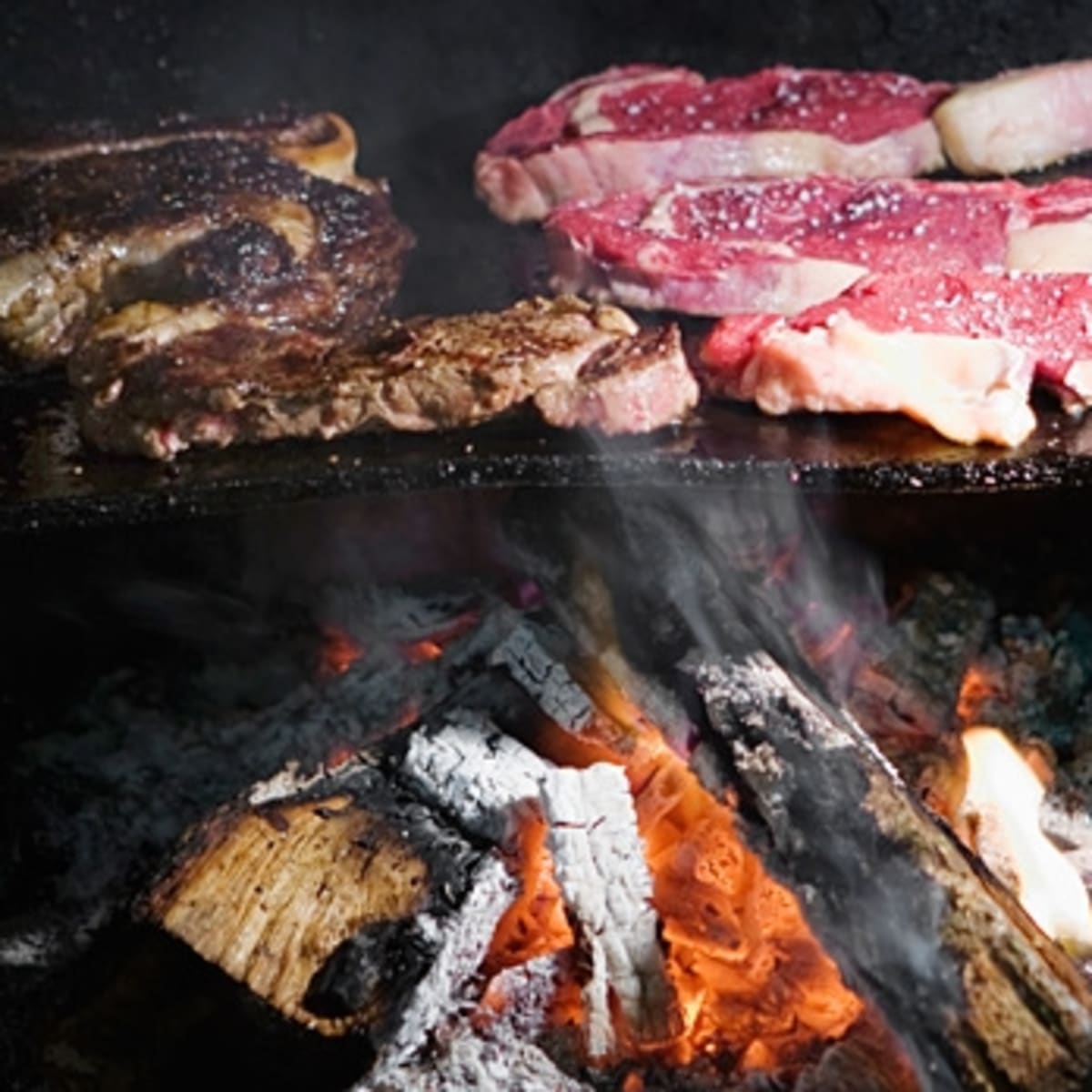 Using the Caveman Tabletop Steak Cooker 