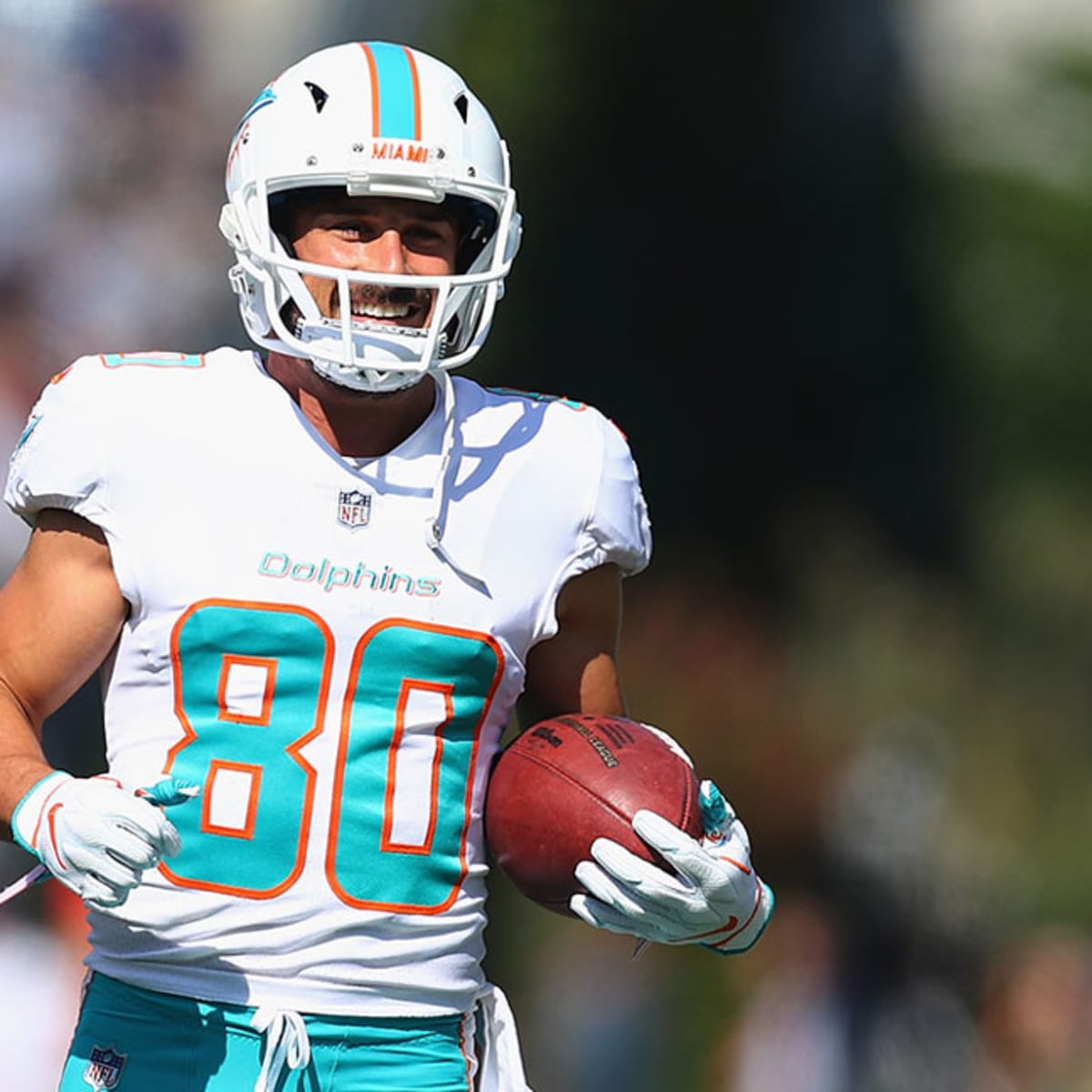 Dolphins release Danny Amendola after one season