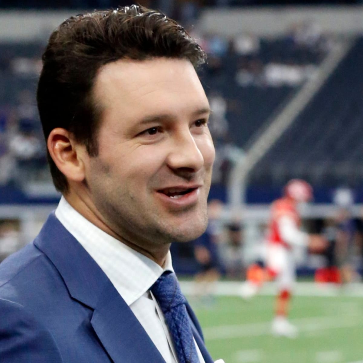 Tony Romo Talks Staying In Great Shape, Keeping Same Workout Routine & More