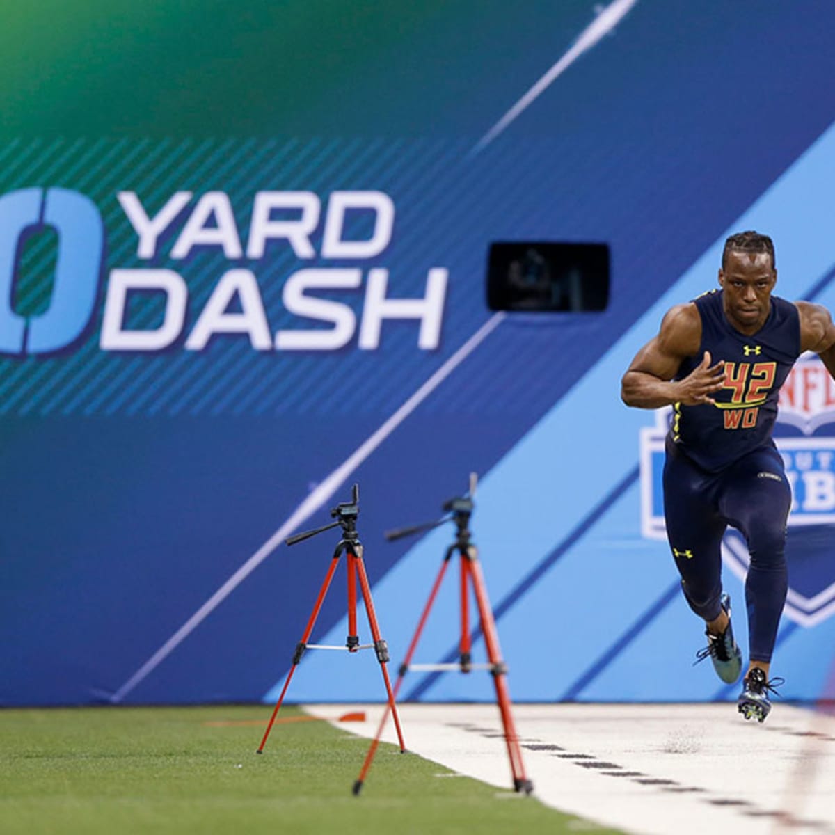 10 Most Athletic Freaks in NFL Scouting Combine History 