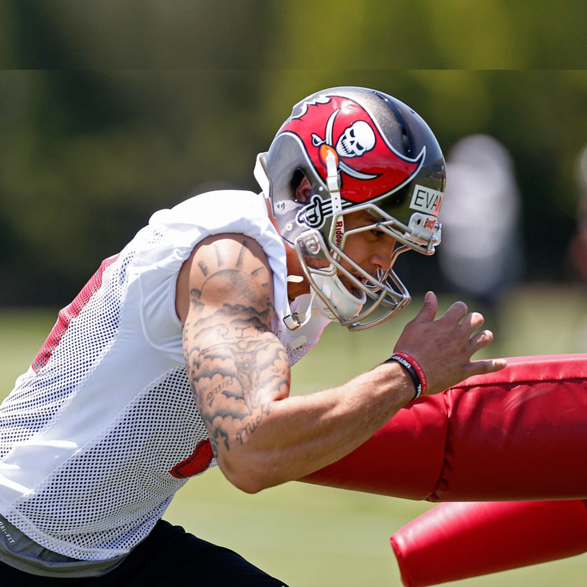 Tampa Bay Buccaneers 2015 Autographed Mini Helmet - Winston Evans –