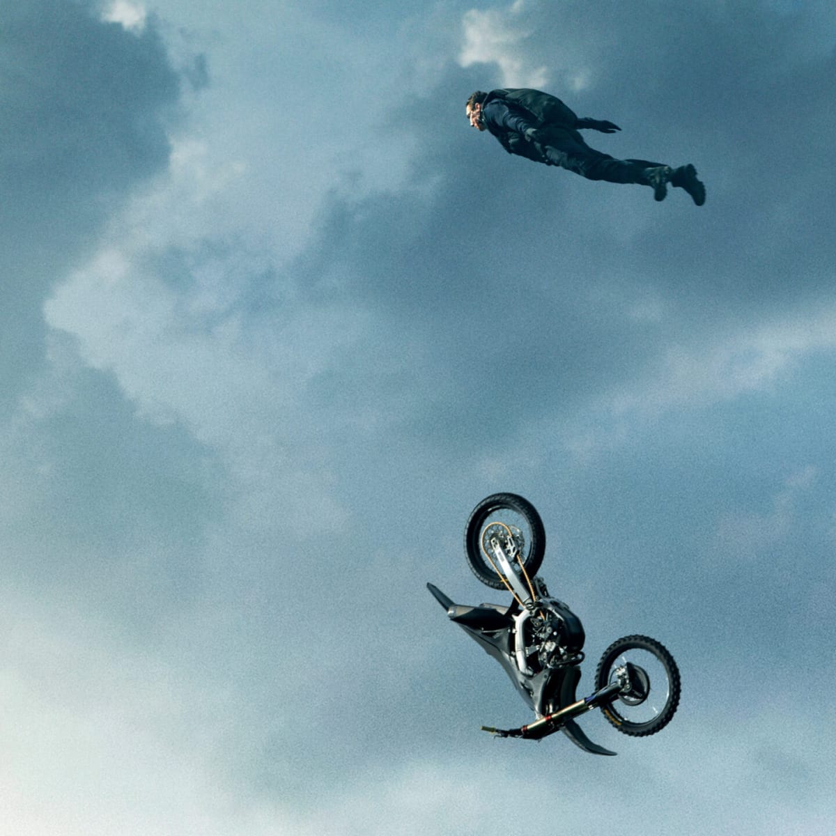 Tom Cruise pulls off another insane stunt in new Mission