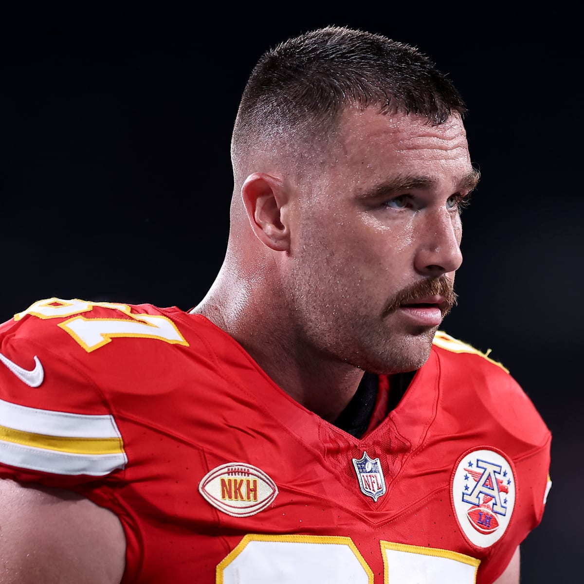 Travis Kelce's Merch Sales Skyrocket After Taylor Swift Comes to Game -  Men's Journal