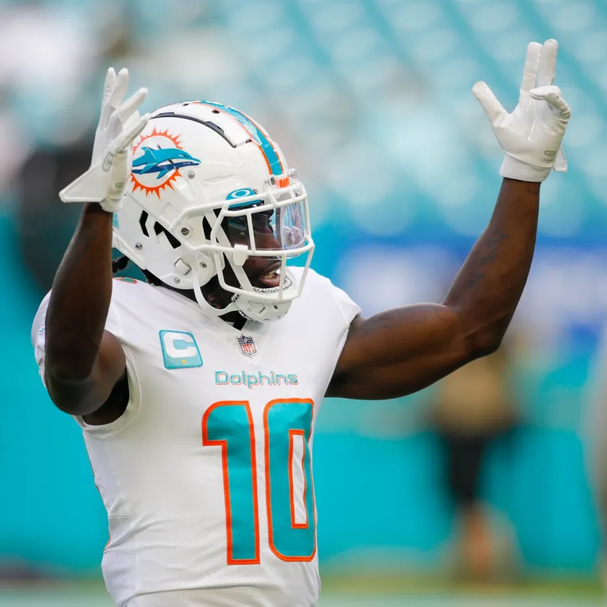 Dolphins' Tyreek Hill says wife told him to get back in the game