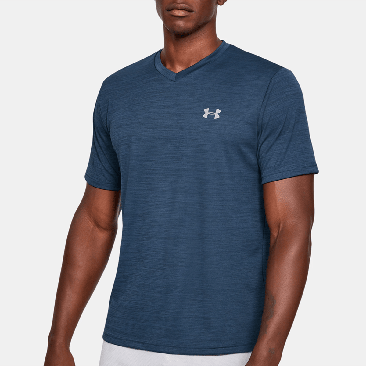 fuegos artificiales canción táctica Under Armour's Outlet Sale Includes This 55% Off Cooling Shirt That Makes  You Look Extra Buff and Feels Like You Are Wearing Nothing - Men's Journal