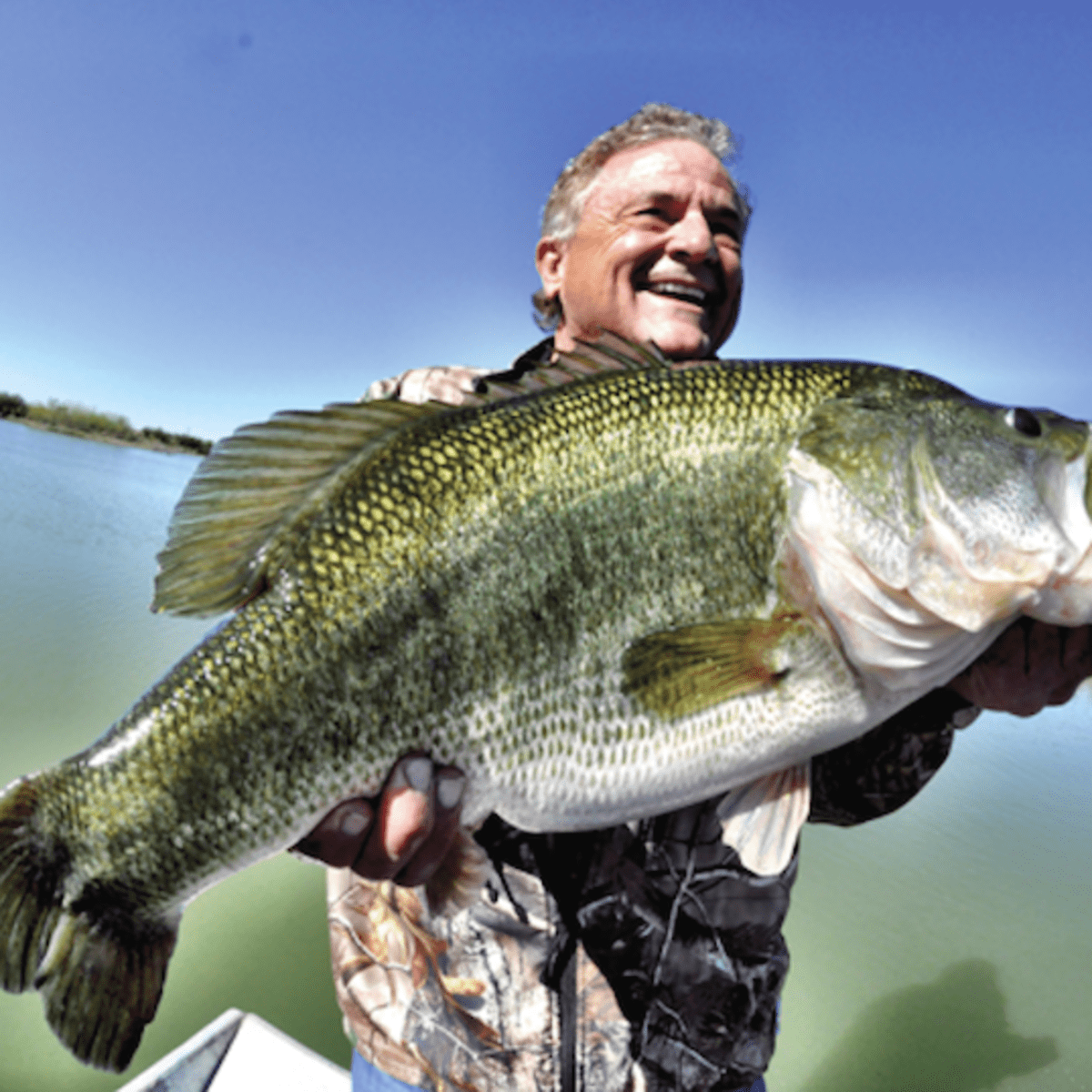 Big Largemouth Bass Shatters Angler's Fishing Rod, But He Still Lands It