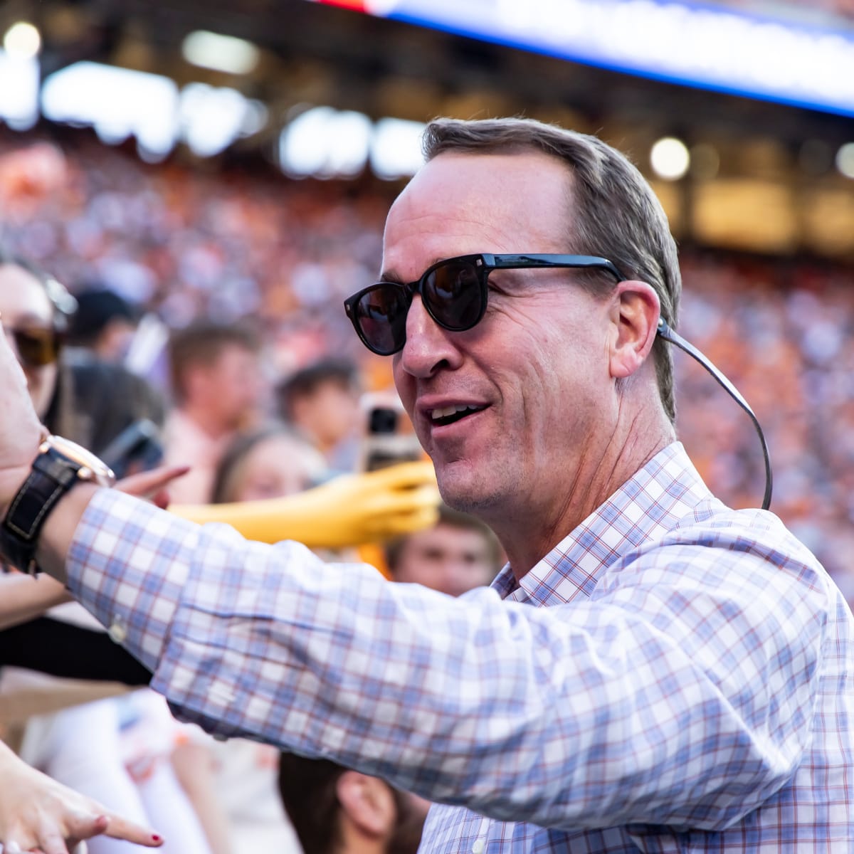 Tom brady sunglasses peyton clearance manning