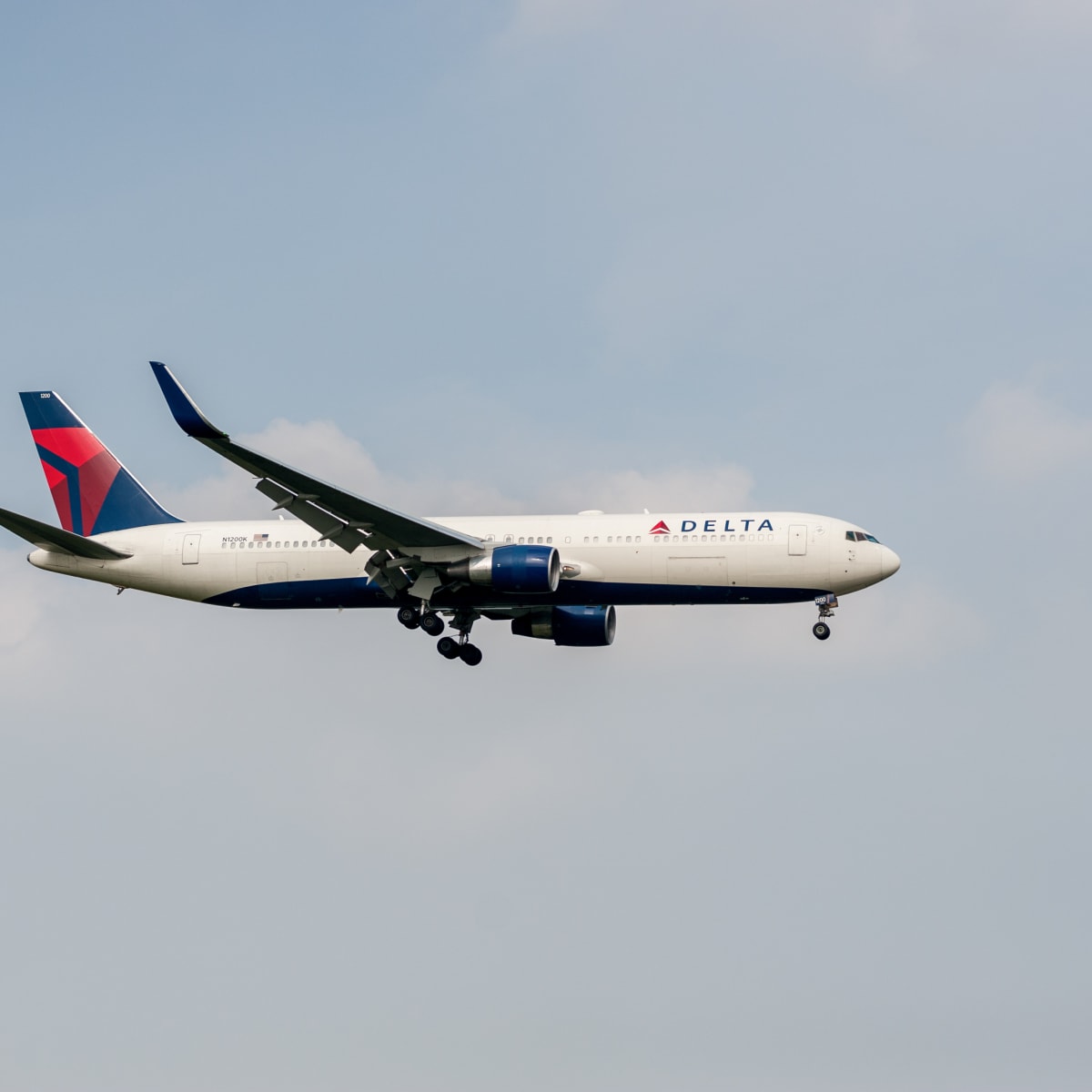 Delta Finally Debuts Bluetooth Connectivity in New Jets Men s