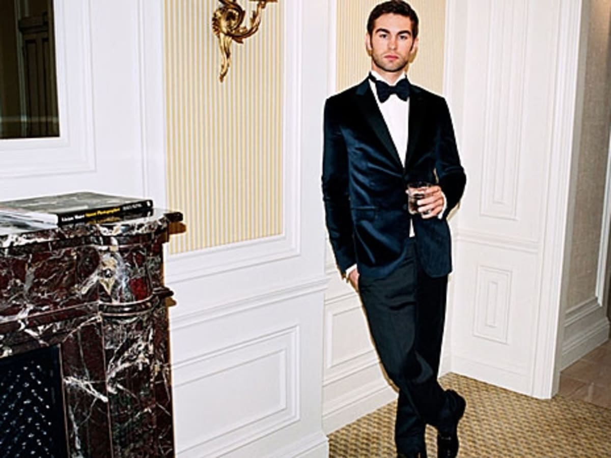 A Velvet Jacket Is the Easiest Holiday Party Hack Around