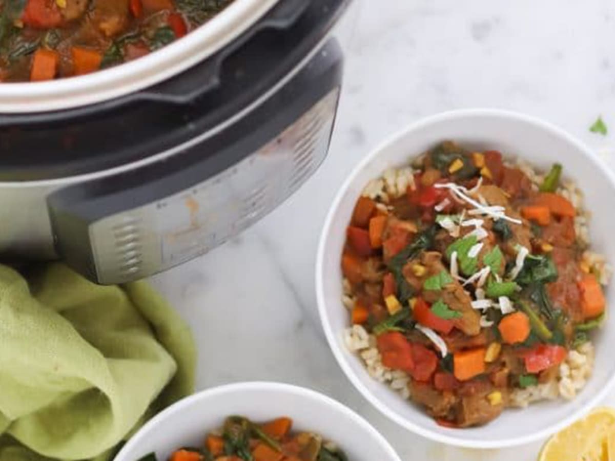 https://www.mensjournal.com/.image/ar_4:3%2Cc_fill%2Ccs_srgb%2Cfl_progressive%2Cq_auto:good%2Cw_1200/MTk2MTM2Nzg4OTM4ODYwMDM3/instant-pot-lamb-curry.jpg