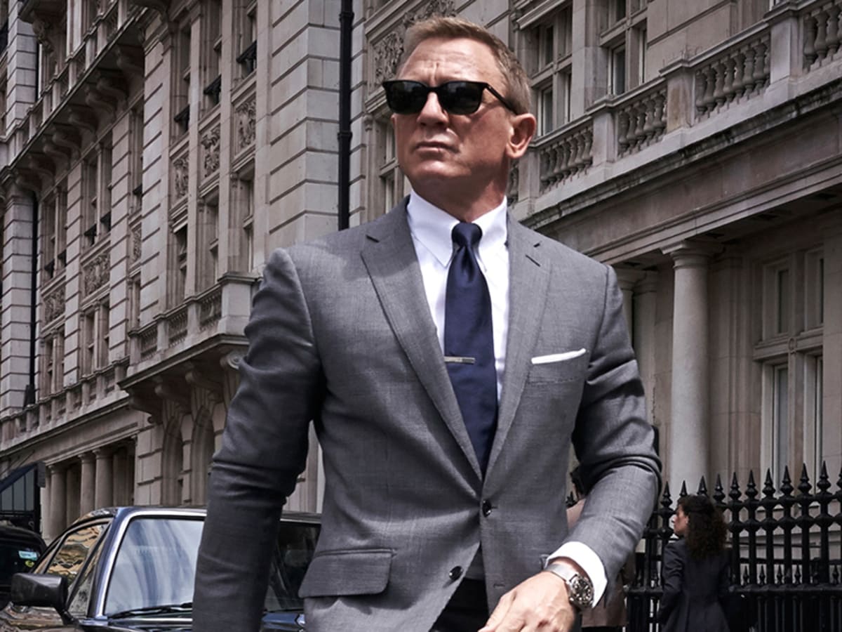 What Watch Does Daniel Craig Wear In 'Glass Onion'?