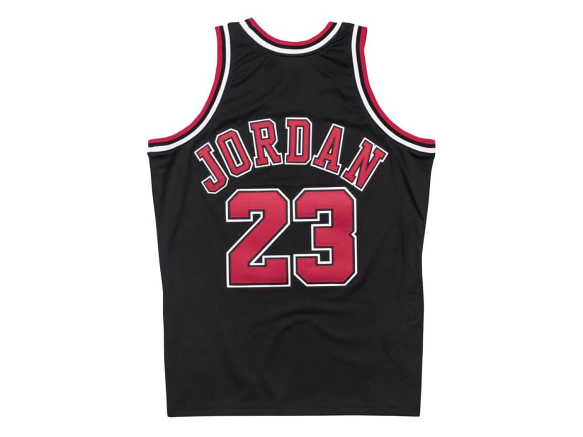 Show Your NBA Love With This Throwback Jordan Jersey - Men's Journal
