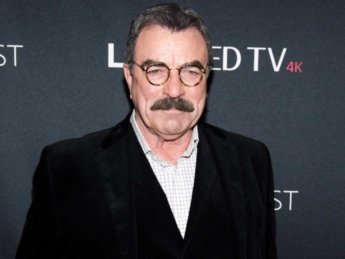 Tom Selleck Admits He's Never Sent an Email or Text Message - Men's Journal