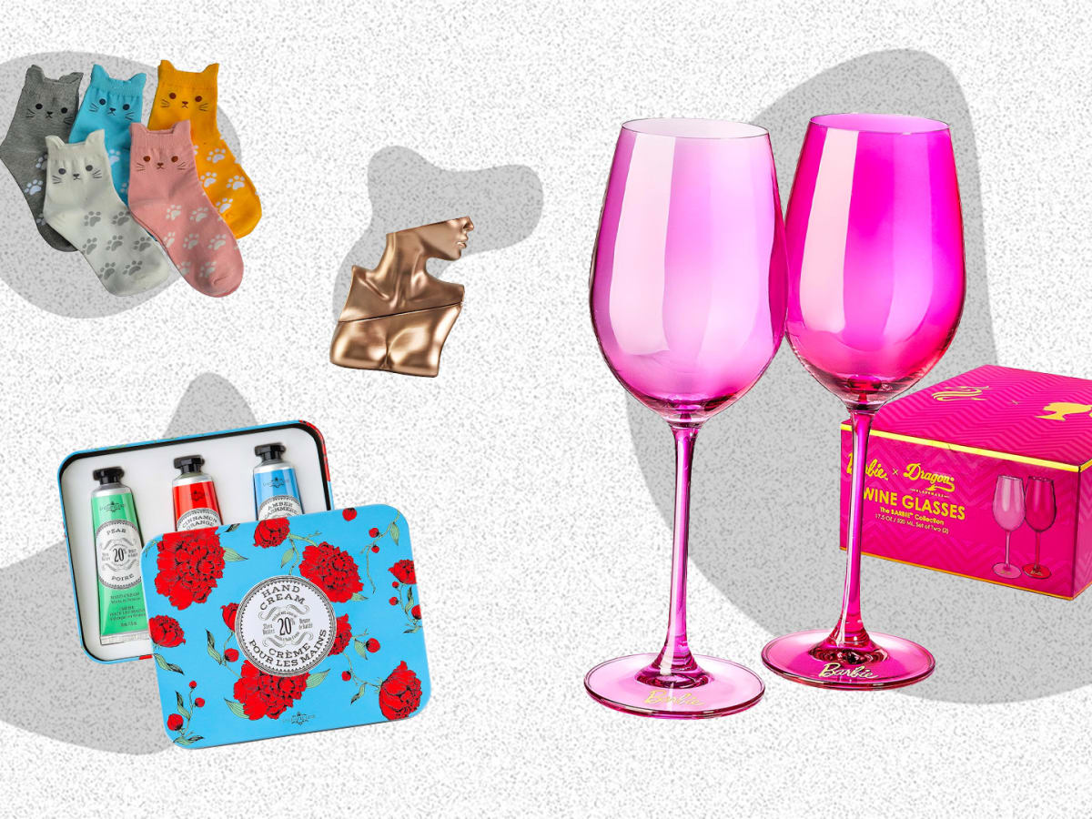 Disney Mug and Socks Gift Set for Women, Calf Socks and Ceramic Mug -  Womens Gifts (Red Minnie) : Amazon.co.uk: Home & Kitchen