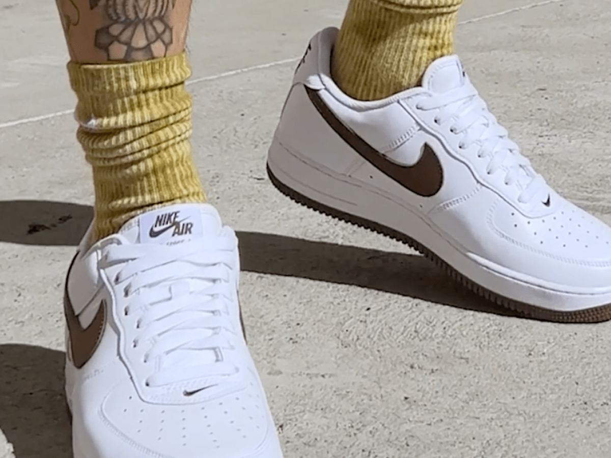 Air force 1 hot sale low on feet