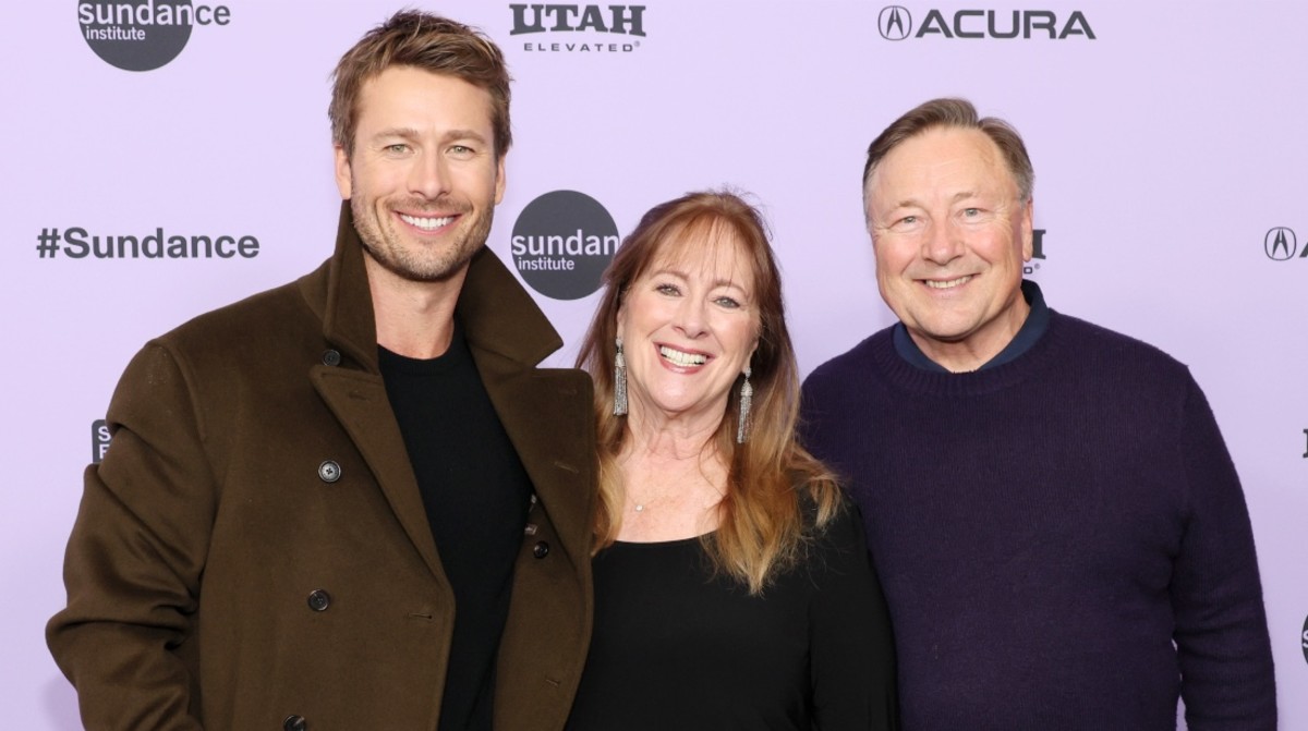 Glen Powell Reacts to His Mom Calling Him 'A Little Douchey'
