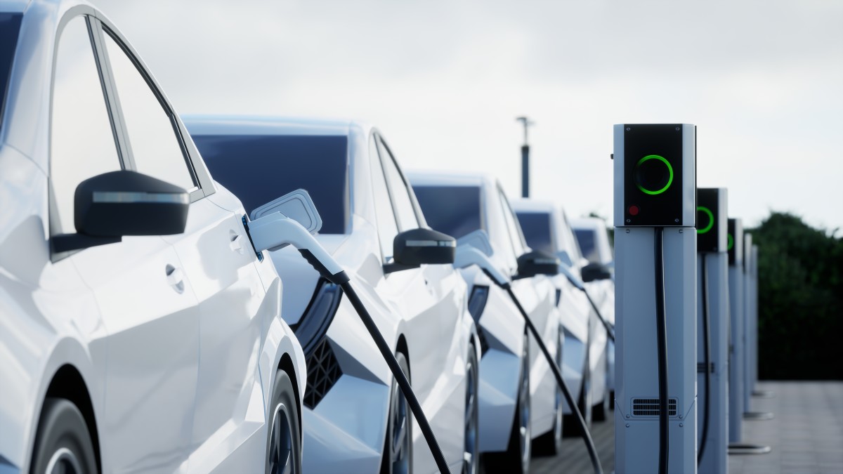 Nearly Half of EV Drivers Want Gas Cars Back, But Not for Reason You Think