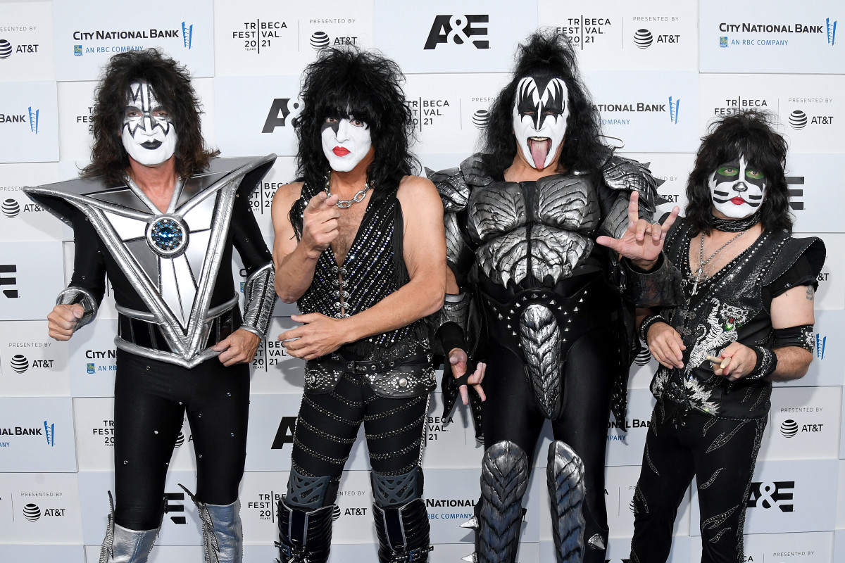 Gene Simmons Regrets Not Helping KISS Bandmates With Substance Issues