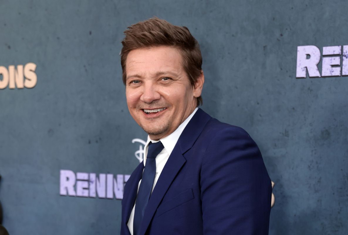 Jeremy Renner Reveals Scars From Near-Fatal Accident