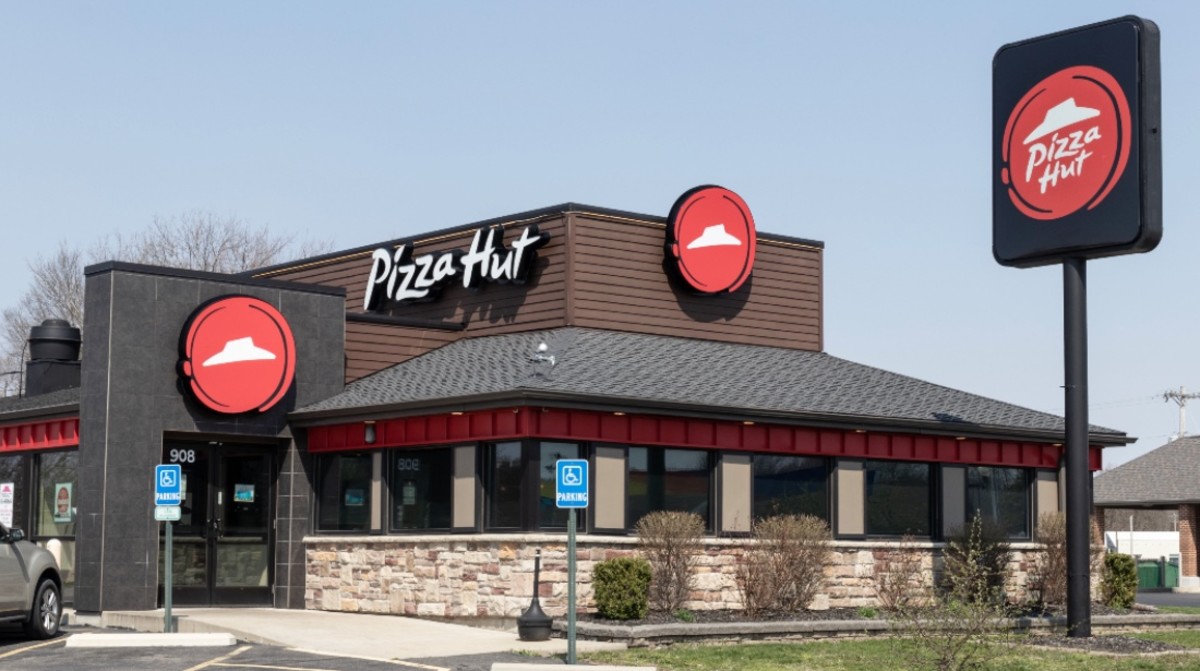 Pizza Hut Fans Are Confused by the Chain's Latest Offering