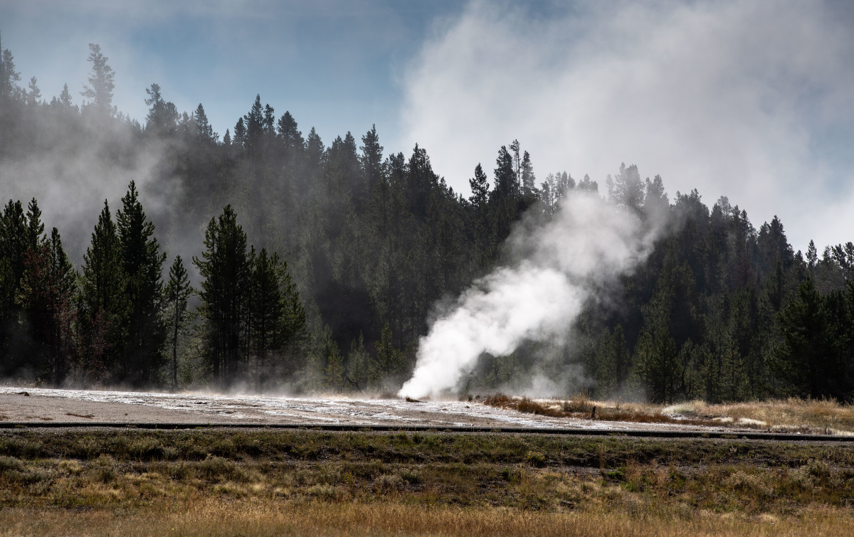 Video: Yellowstone Geyser Explodes, Sends Tourists Scrambling