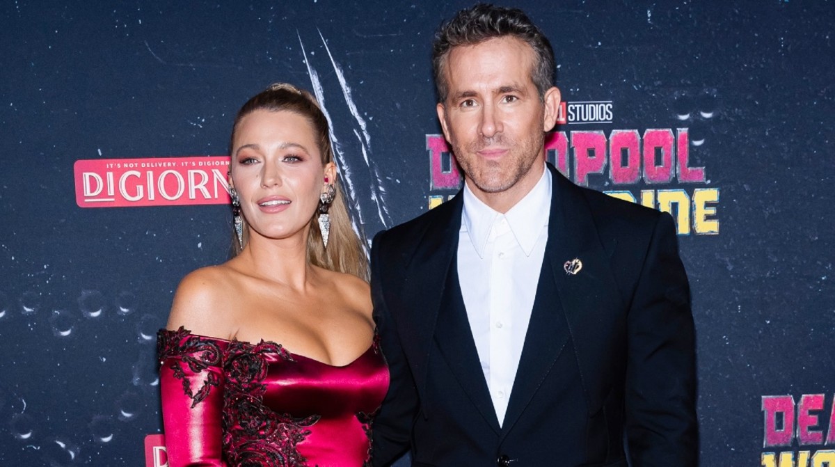 Ryan Reynolds Makes Big Family Reveal at 'Deadpool' Premiere
