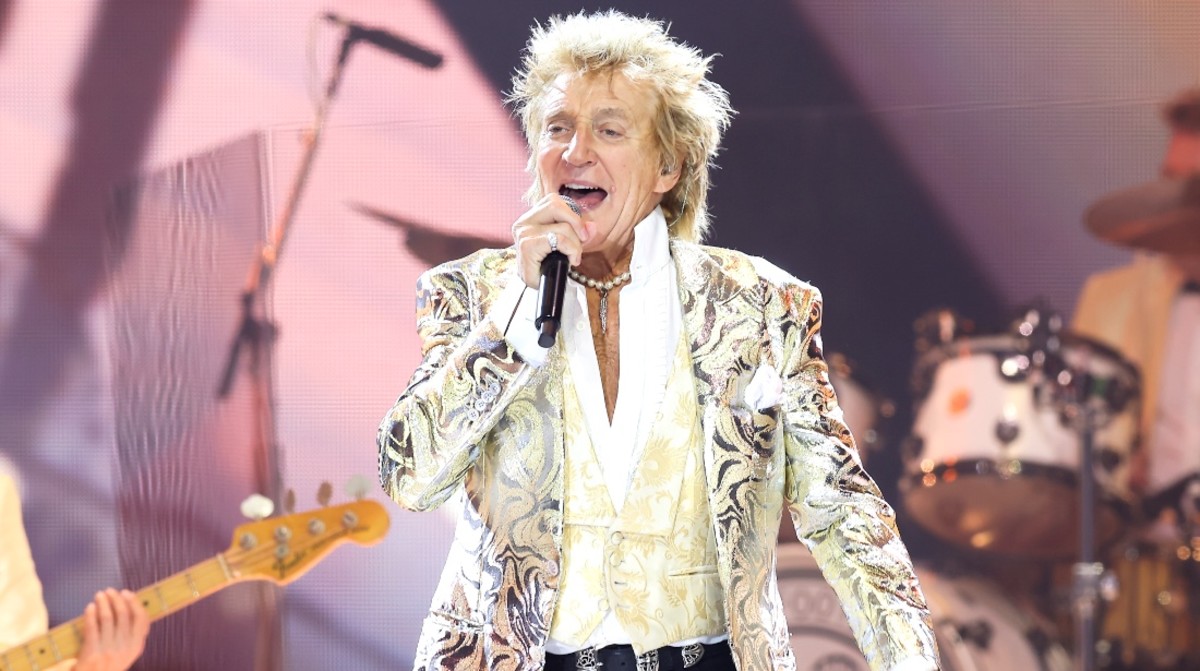 Rod Stewart Reveals His Real Post-Concert Party Habits at 79