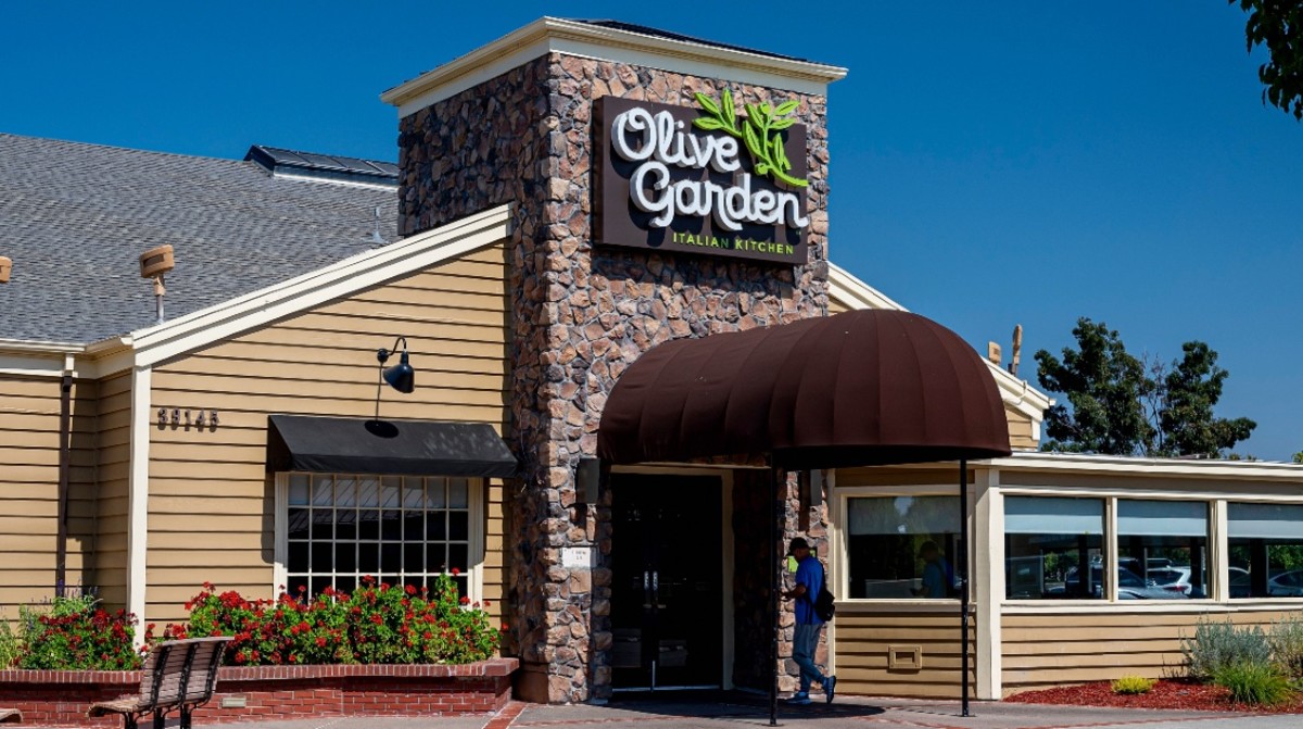 Olive Garden Customer Reveals Hack to Get Meal for Just $6.99