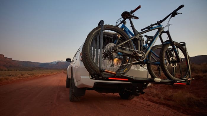 Review: Küat Piston Pro X Two-Bike Hitch Rack Is Rugged, Easy to Use ...