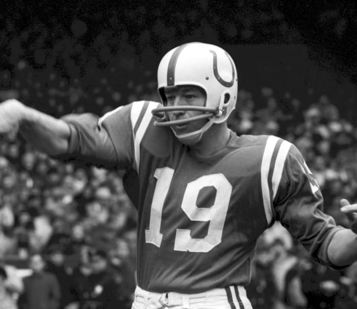 13 Greatest Quarterbacks In NFL History - Men's Journal