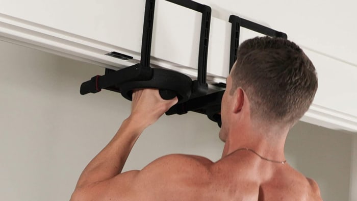 Turn Any Doorframe Into A Workout Station With These Pull Up Bar ...