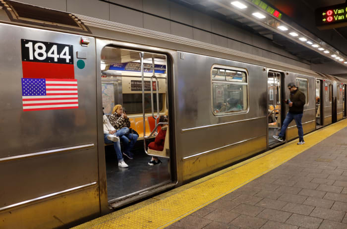 Photos Reveal Hole In Nyc Sidewalk Directly Above Subway Station Men