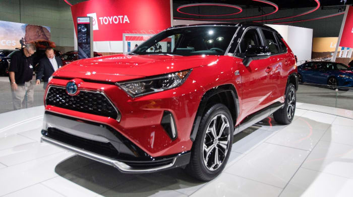 Toyota Recalls Nearly Two Million Rav4 Vehicles - Men's Journal